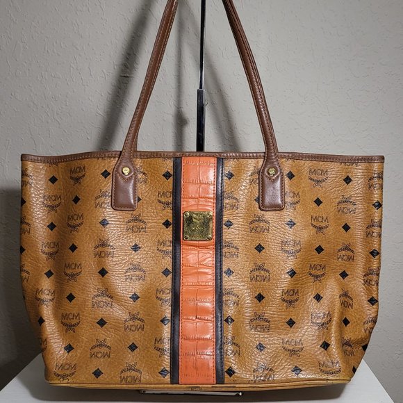 MCM VISETOS TOTE BAG